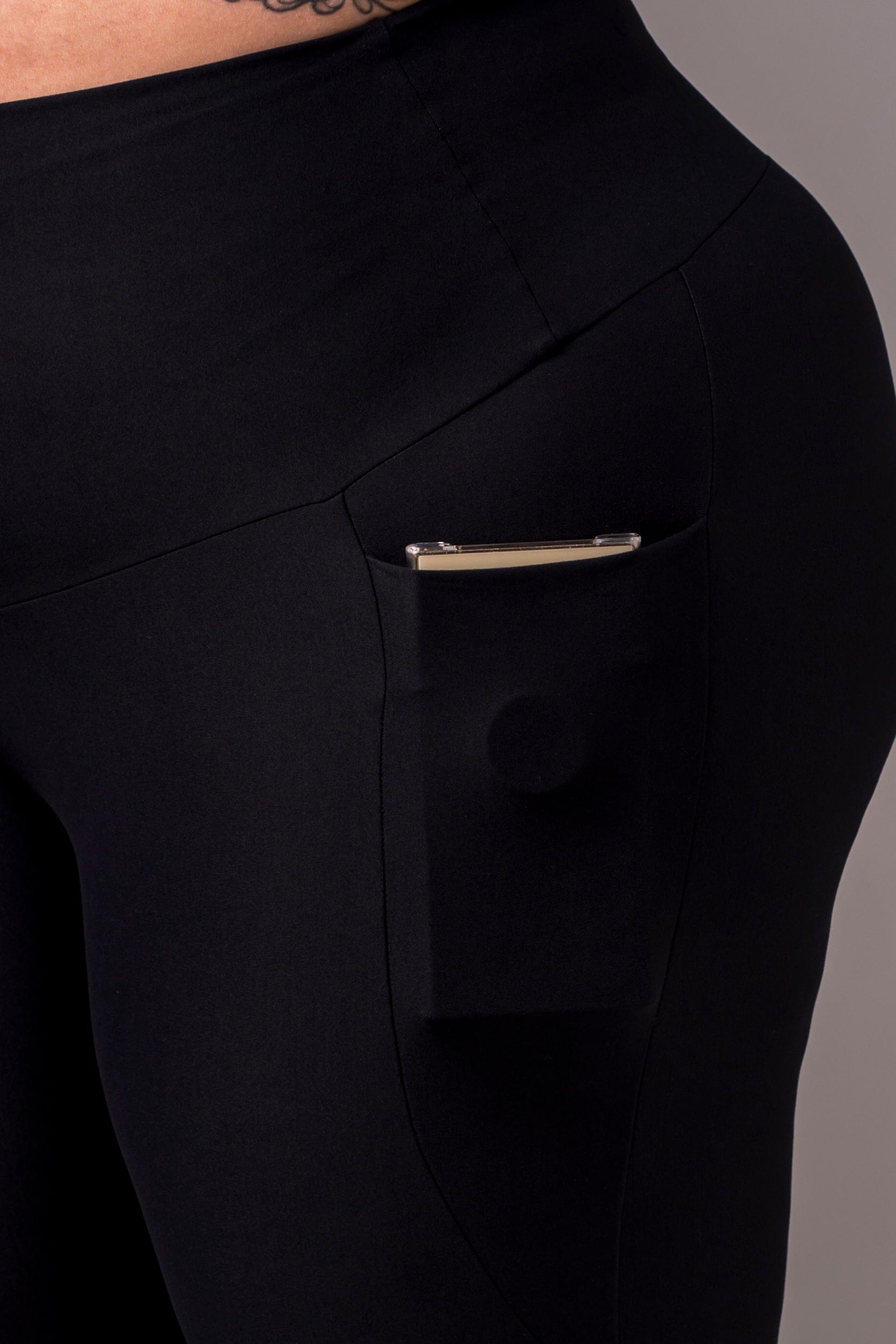 Black Dynamic High Waisted Pocket Ankle Biter Leggings