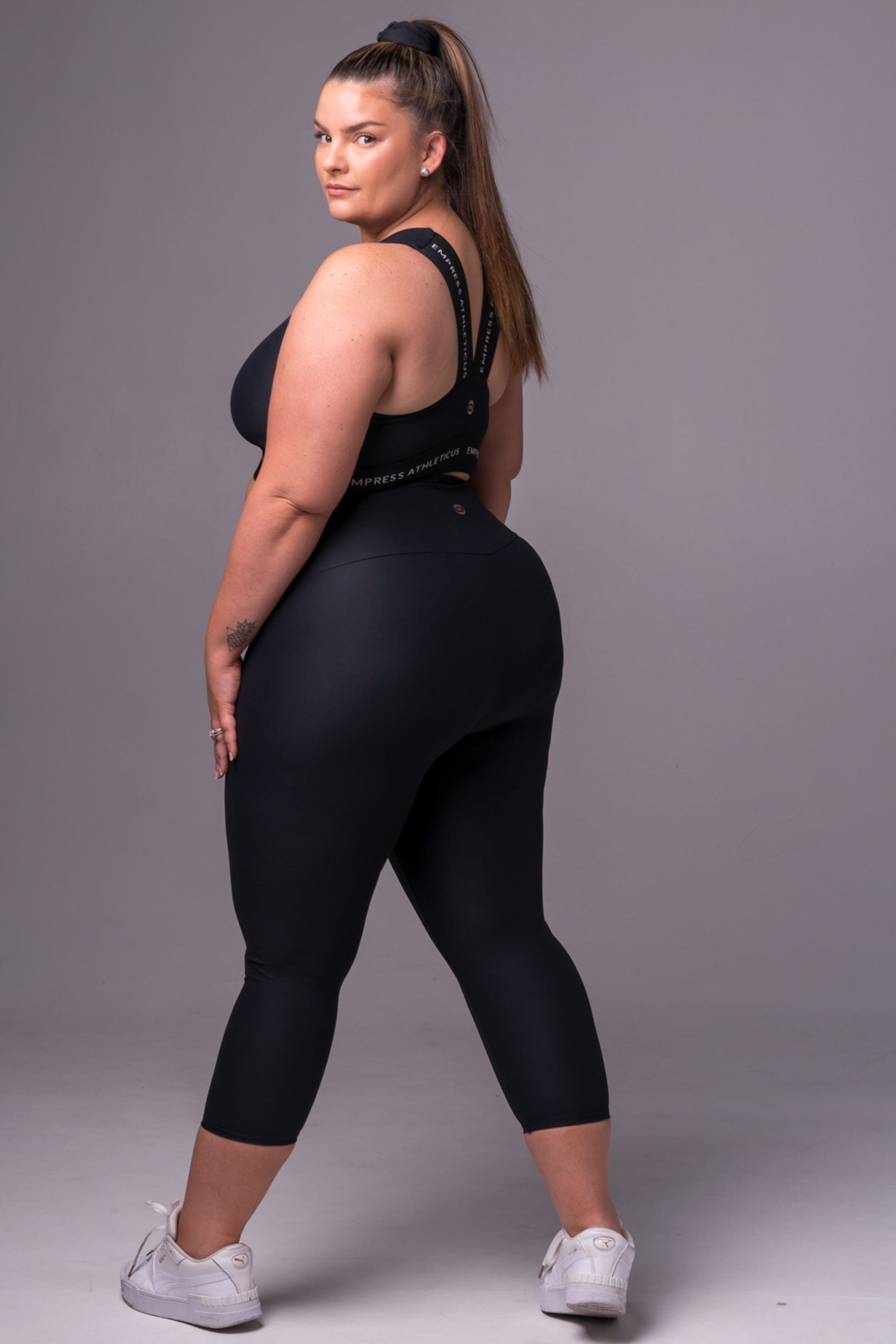 Black capri outlet leggings